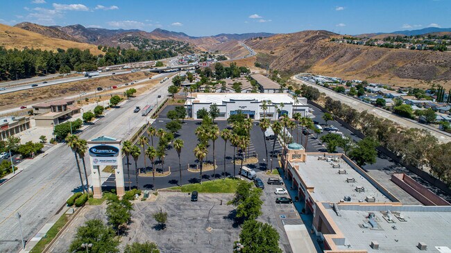 Plus de détails pour 31970 Castaic Rd, Castaic, CA - Commerce de détail à vendre
