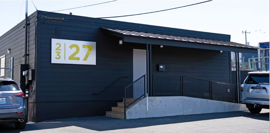 2327 W Commodore Way, Seattle, WA for lease - Building Photo - Image 1 of 2