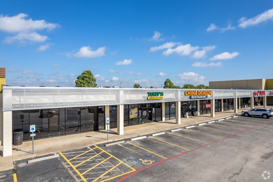 2700 Pecan St W, Pflugerville, TX à louer - Photo du bâtiment - Image 3 de 5