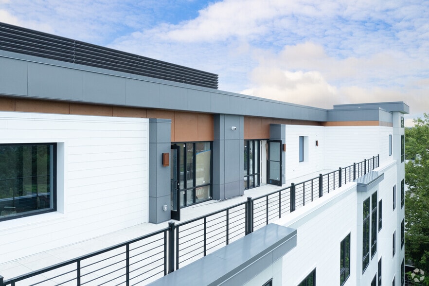 44 Springside Ave, Arlington, NY for lease - Building Photo - Image 2 of 40