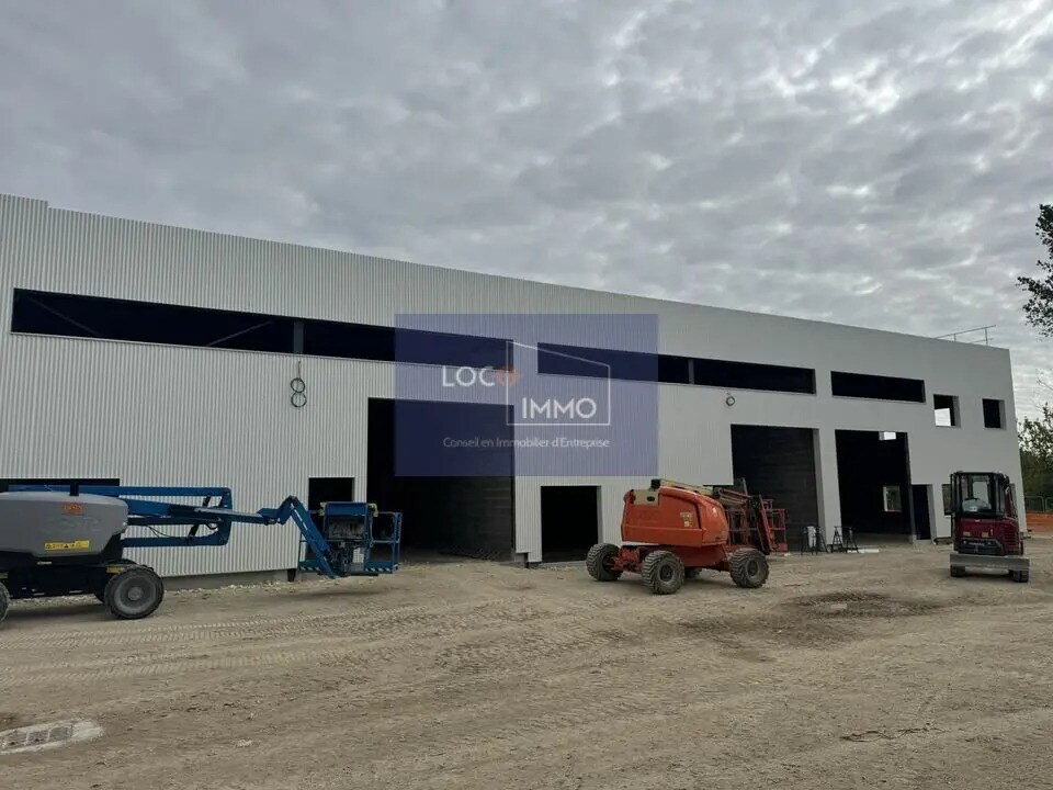 Flex in Carbon-Blanc for sale Building Photo- Image 1 of 11