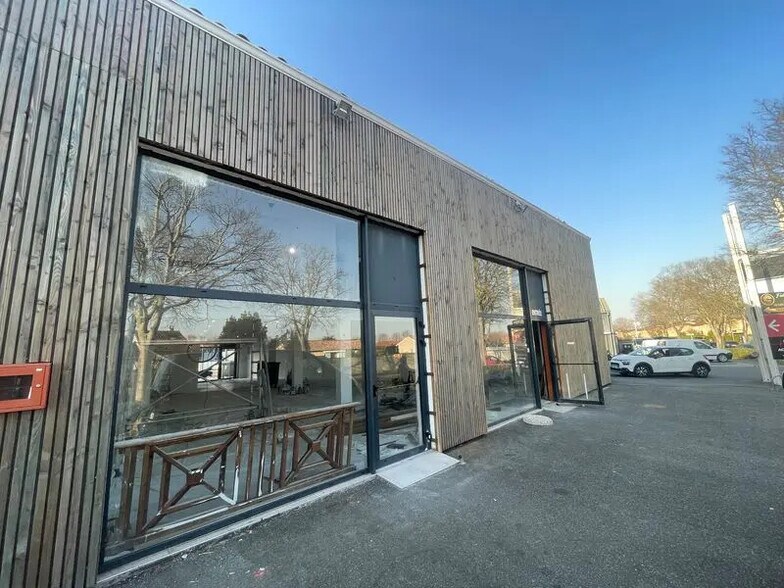 Commerce de détail dans Plaisance-du-Touch à louer - Photo du bâtiment - Image 1 de 3