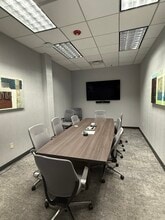 160 Fountain Pky, Saint Petersburg, FL for lease Interior Photo- Image 1 of 7