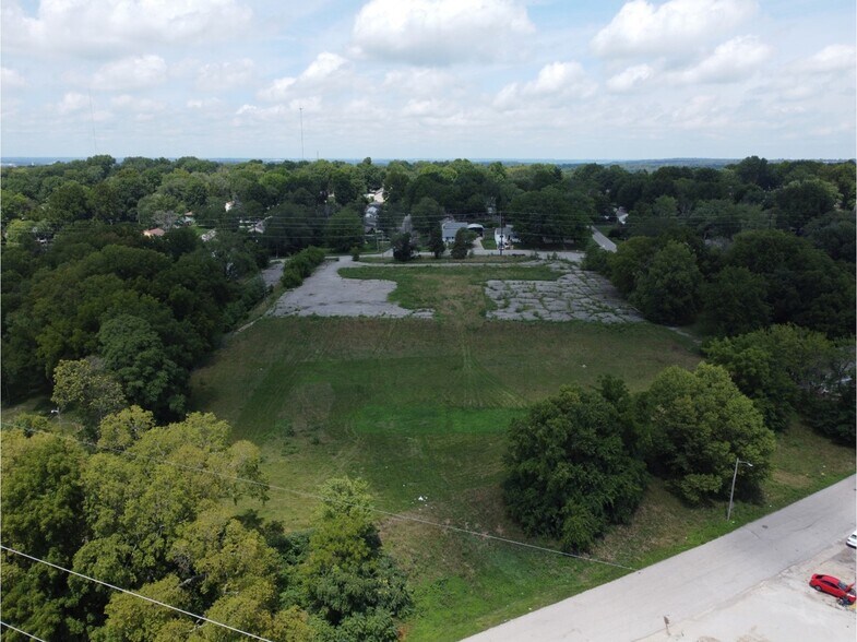 9701 E 35th St S, Independence, MO à vendre - Photo du bâtiment - Image 3 de 8