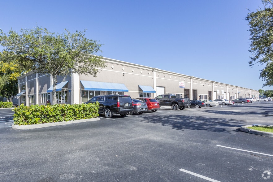 1100 Commercial Blvd, Naples, FL for lease - Building Photo - Image 2 of 8