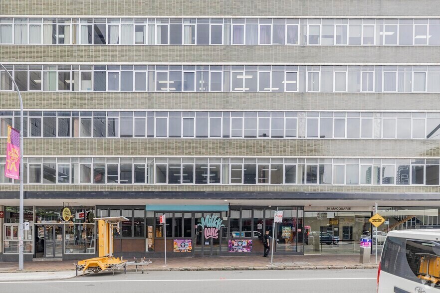 20 Macquarie St, Parramatta à louer - Photo du bâtiment - Image 2 de 12