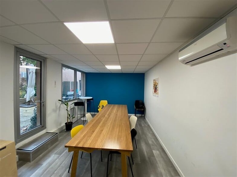 Bureau dans Créteil à louer - Photo du bâtiment - Image 2 de 6