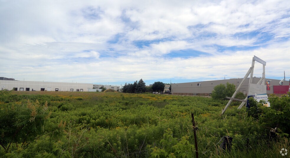 800 Laurentian Dr, Burlington, ON for sale - Primary Photo - Image 1 of 1