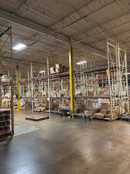 4525 S Tripp Ave, Chicago, IL à louer - Photo du bâtiment - Image 3 de 7