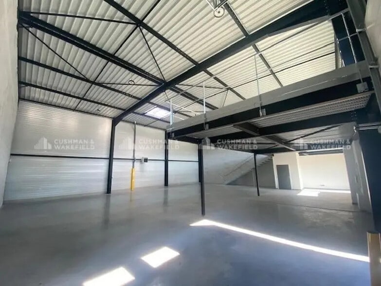 Flex in Signes for sale - Building Photo - Image 2 of 9
