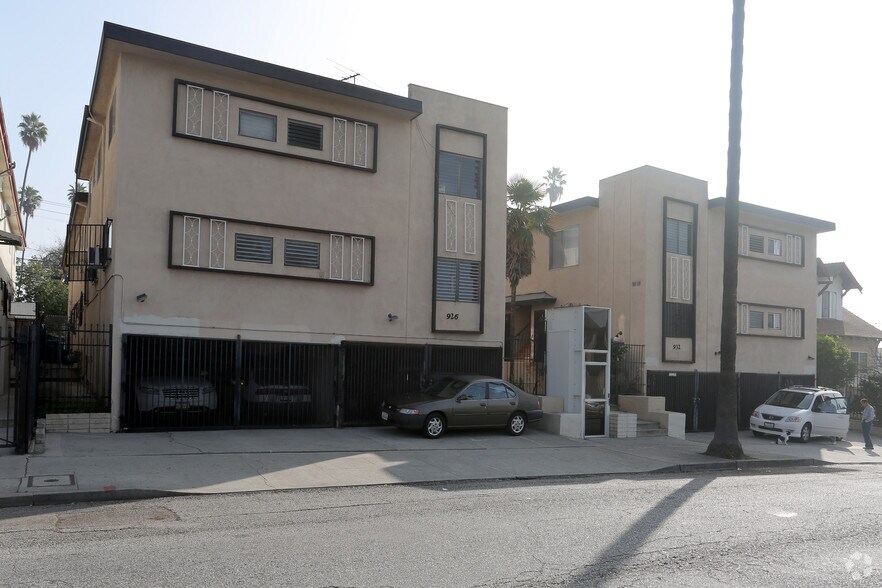 926 Fedora St, Los Angeles, CA à vendre - Photo du bâtiment - Image 2 de 10