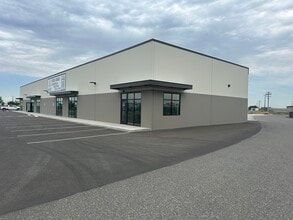 2201 Commercial Ave, Pasco, WA for lease Building Photo- Image 2 of 5