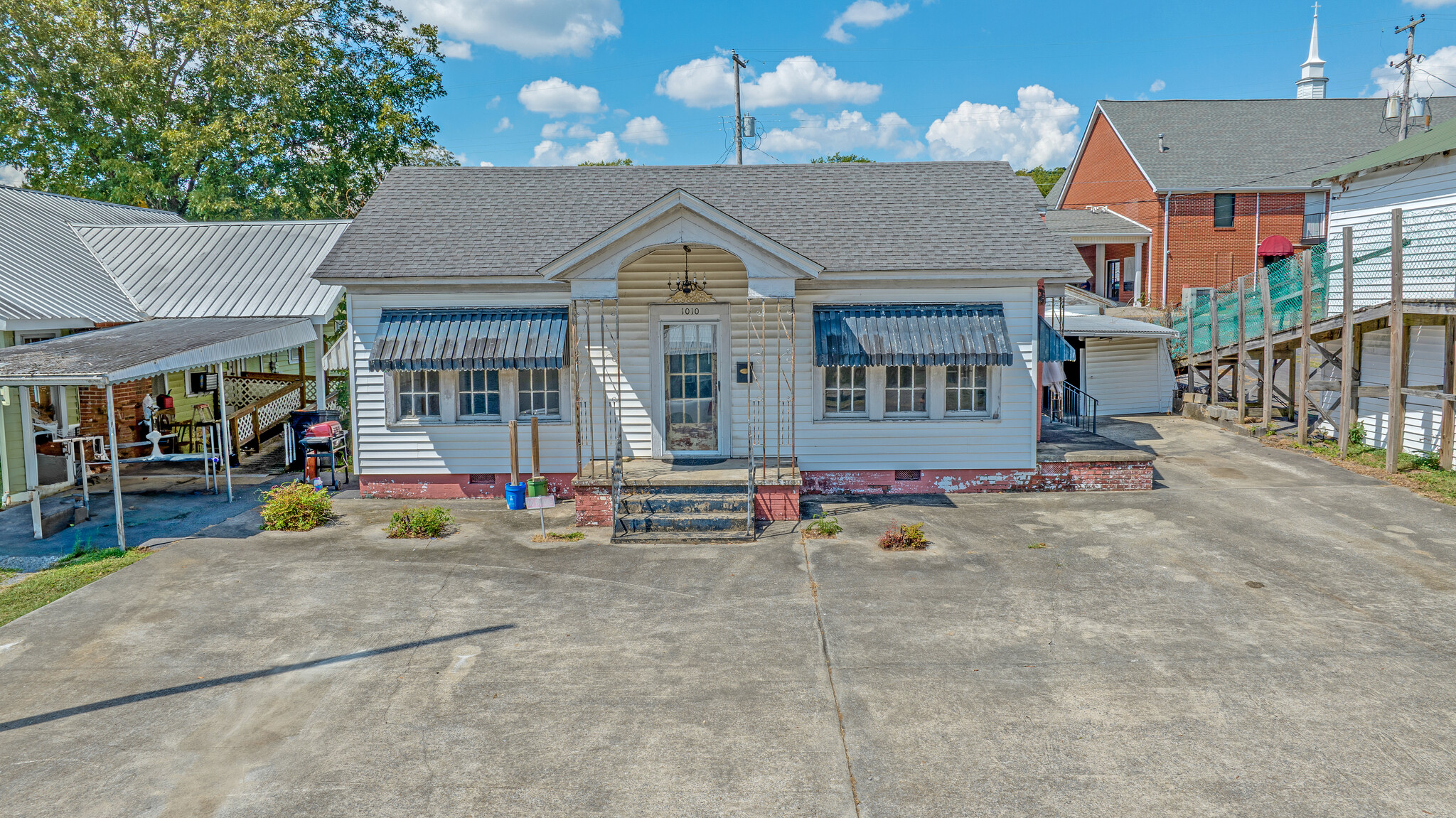 1010 Gault Ave N, Fort Payne, AL for sale Primary Photo- Image 1 of 5