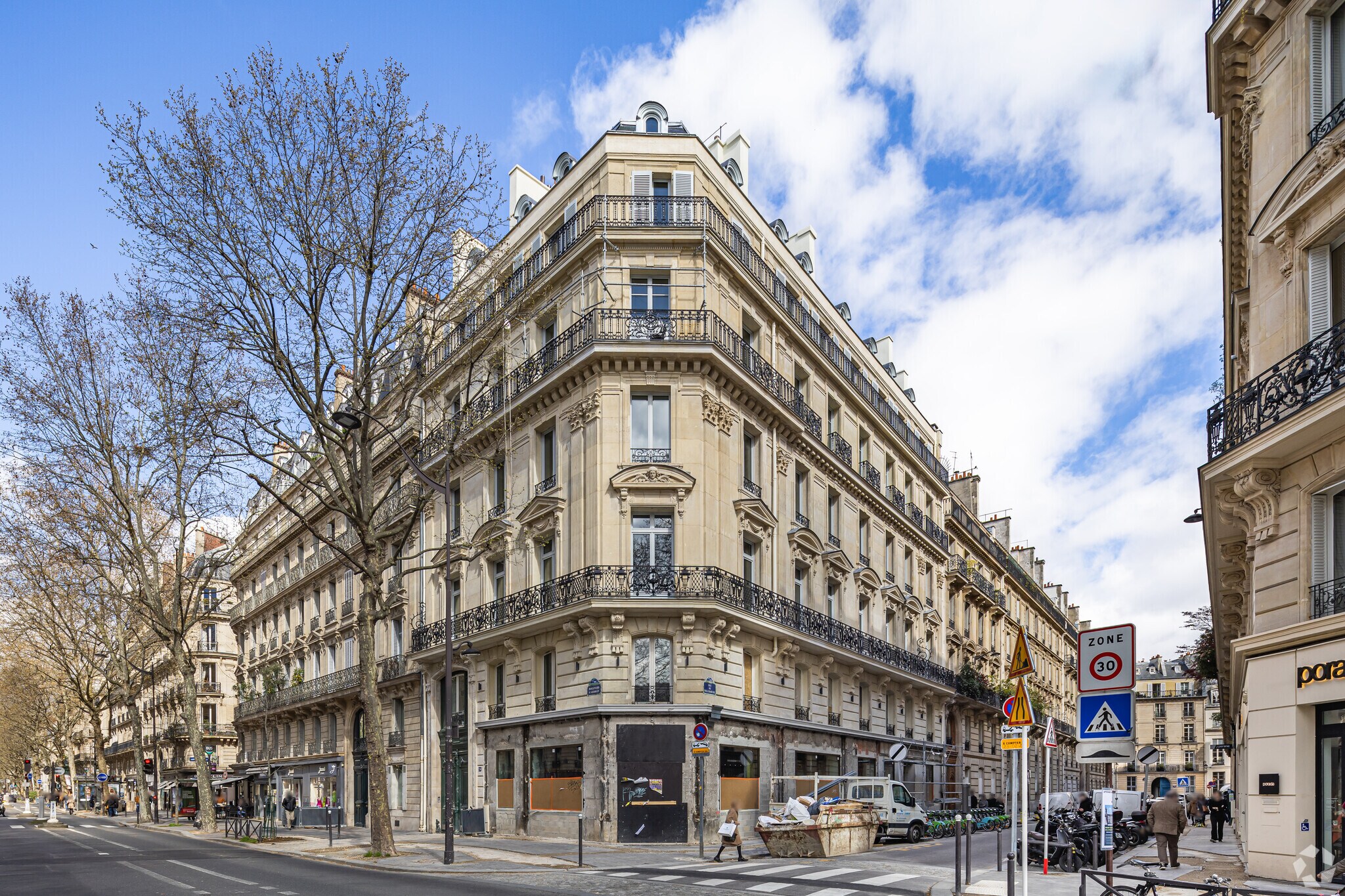 254 Boulevard Saint-Germain, Paris à louer Photo principale- Image 1 de 4