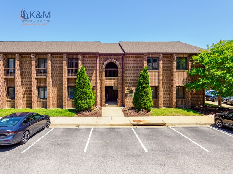 5205-A Lyngate Court, Burke, VA à vendre - Photo du bâtiment - Image 2 de 12