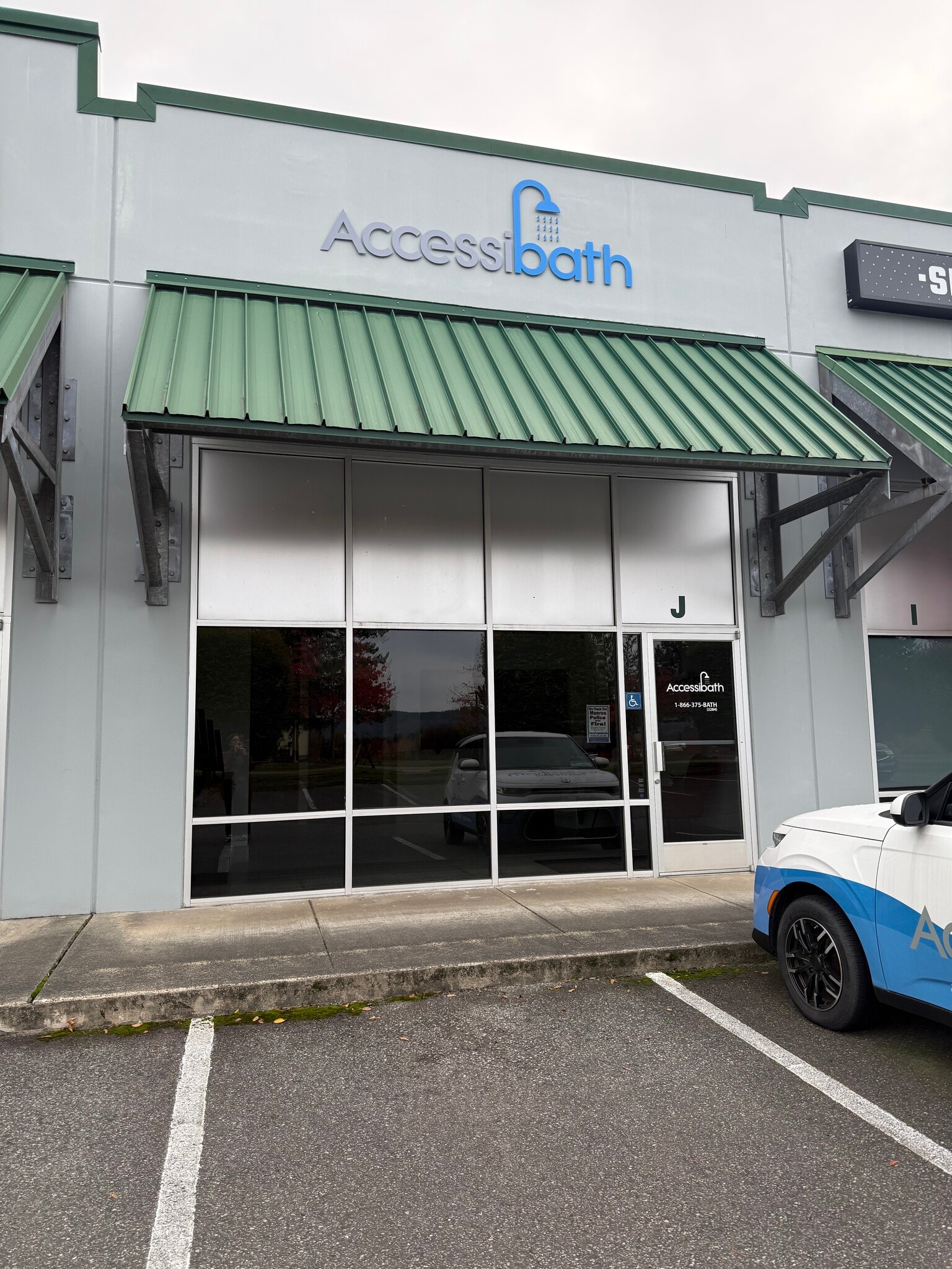 14815 Chain Lake Rd, Monroe, WA for lease Building Photo- Image 1 of 12