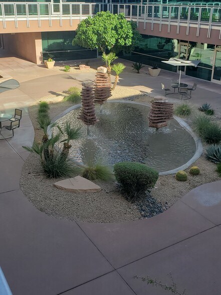 9590 E Ironwood Square Dr, Scottsdale, AZ à louer - Photo du bâtiment - Image 2 de 13