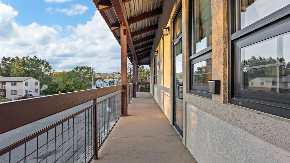 450 West Ave, Rifle, CO à vendre - Photo du bâtiment - Image 2 de 25