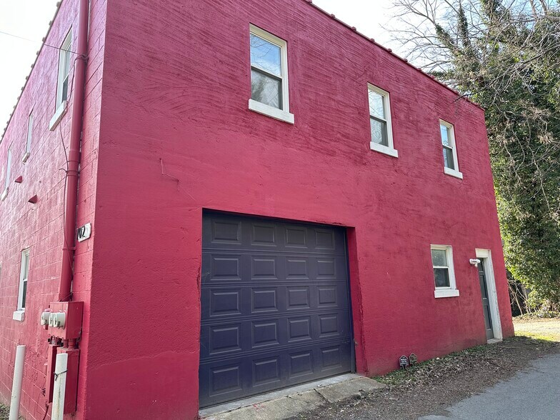 702 Delevan St, Charlottesville, VA à vendre - Photo du bâtiment - Image 2 de 8