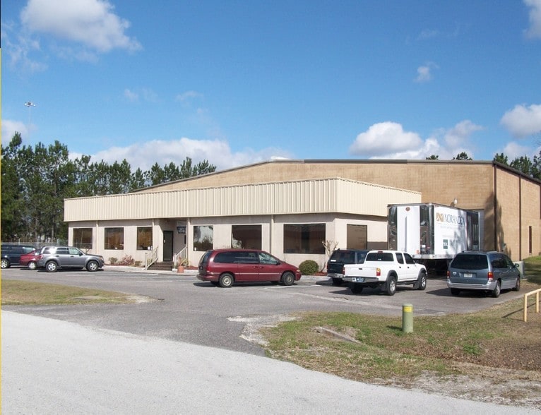 6841 Phillips Parkway Dr S, Jacksonville, FL for lease - Building Photo - Image 2 of 7