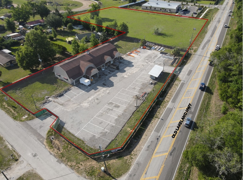 3.99 Ac Existing Building + Expansion portefeuille de 2 propriétés à vendre sur LoopNet.ca - Photo du bâtiment - Image 1 de 4