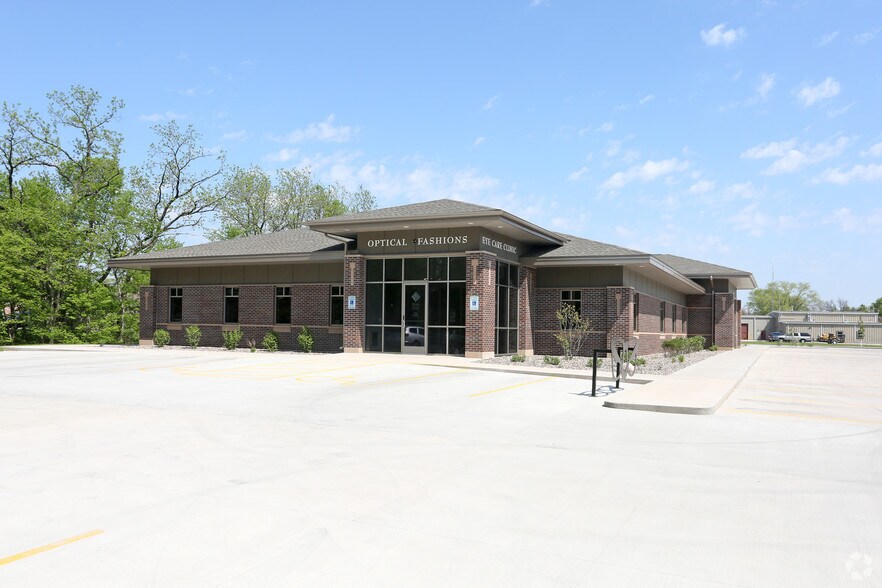 814 S Main St, Holmen, WI à louer - Photo du bâtiment - Image 3 de 8