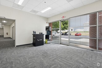 408 Gallimore Dairy Rd, Greensboro, NC for lease Lobby- Image 2 of 14