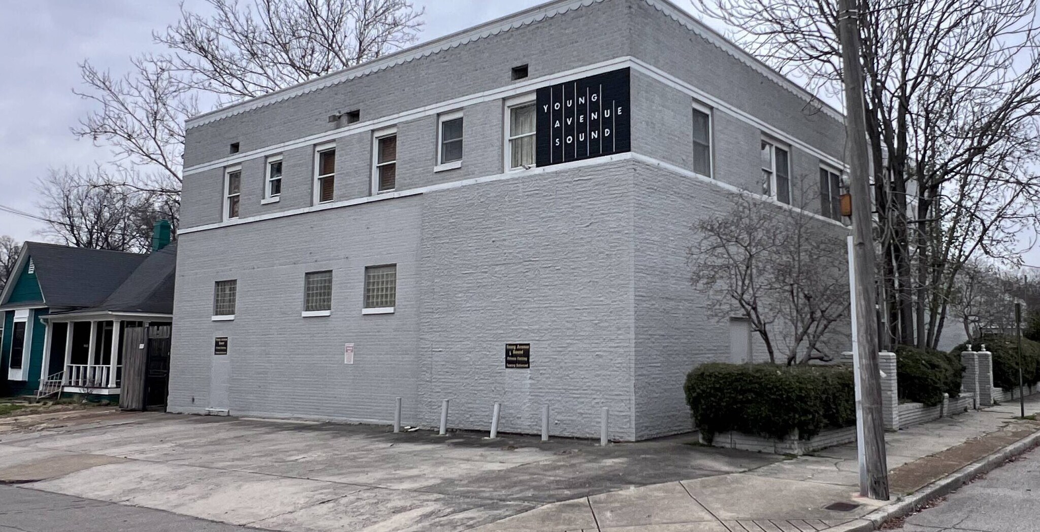 Young Avenue Sound portefeuille de 1 propriétés à vendre sur LoopNet.ca Photo du bâtiment- Image 1 de 10