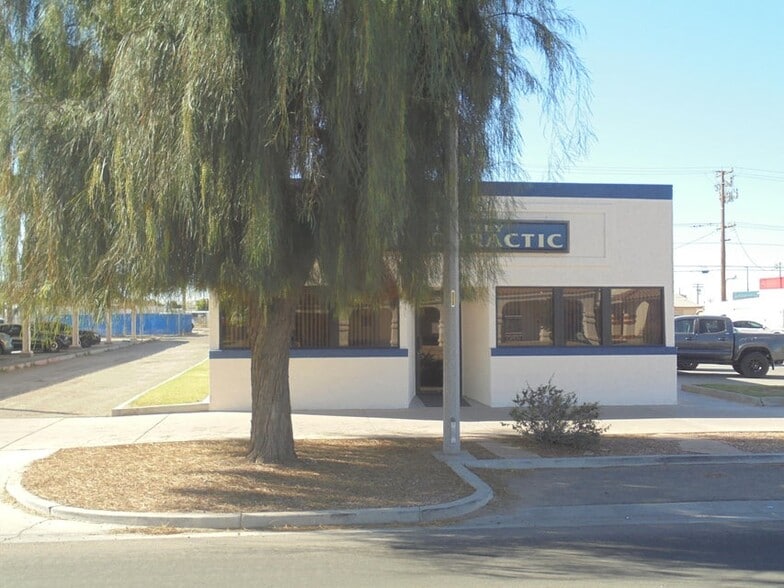 320 E Hobsonway, Blythe, CA à vendre - Photo du bâtiment - Image 2 de 27
