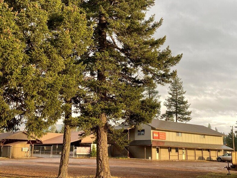 3096 Highway 83, Seeley Lake, MT à vendre - Photo du bâtiment - Image 2 de 3
