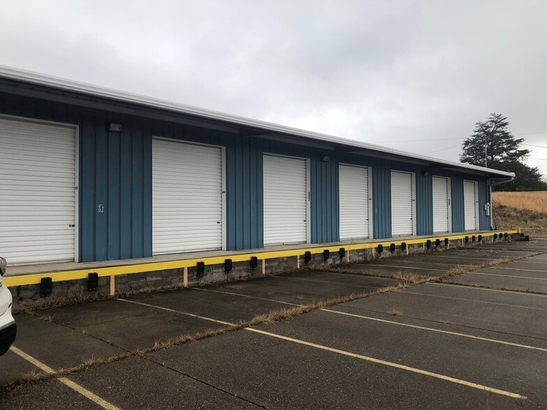 3956 Staunton Tpke, Parkersburg, WV for lease - Building Photo - Image 2 of 17