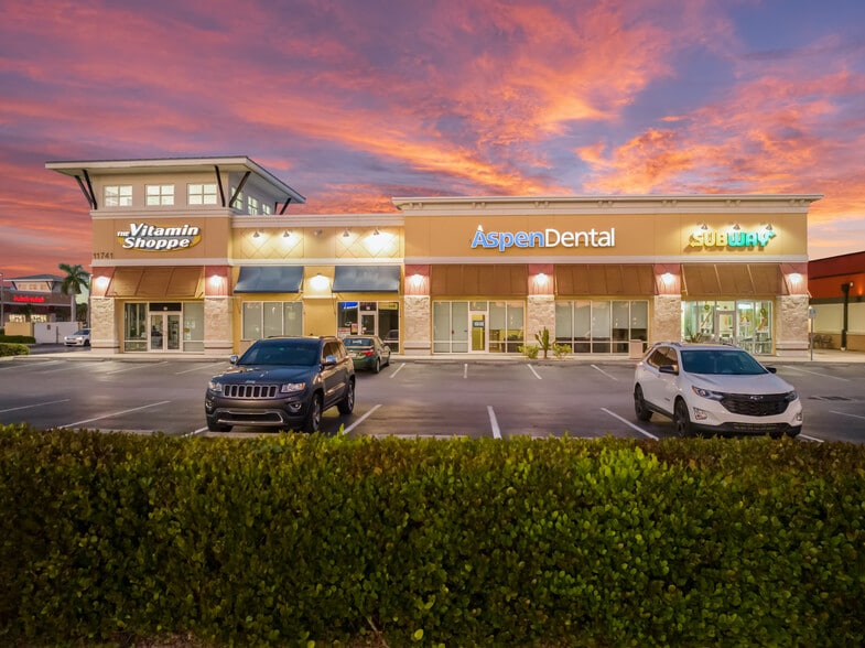 11601-11609 S Cleveland Ave, Fort Myers, FL à louer - Photo du bâtiment - Image 2 de 13