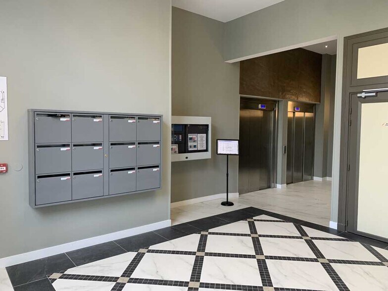 Bureau dans Chessy à vendre - Photo du bâtiment - Image 2 de 7