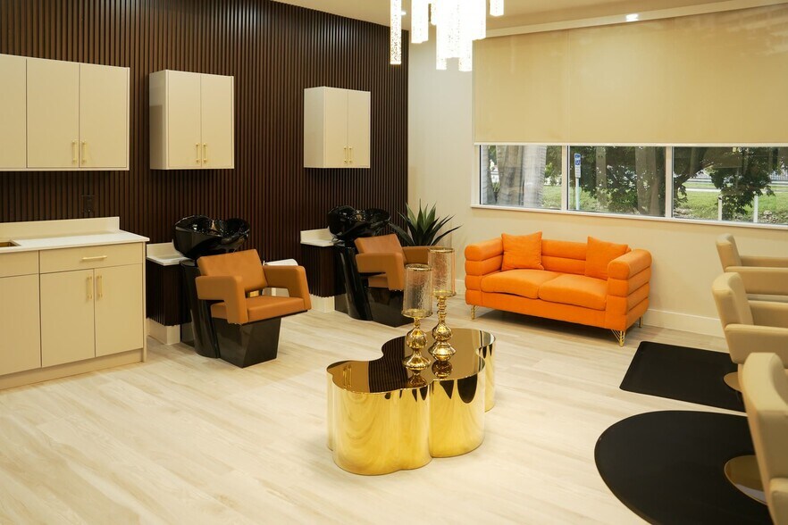 1571 NW 13th Ct, Miami, FL for lease - Interior Photo - Image 3 of 9