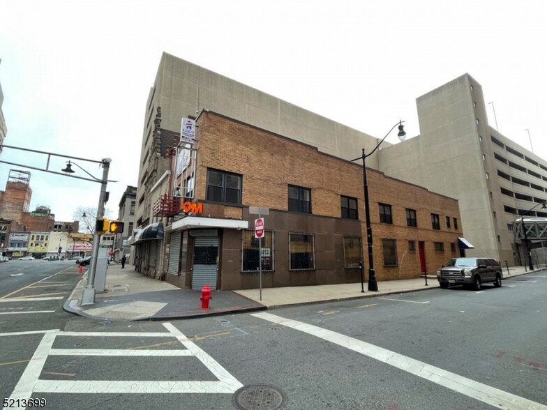 221 Washington St, Newark, NJ for sale - Building Photo - Image 1 of 1