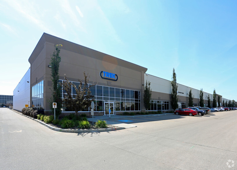 7007-7063 68 Av NW, Edmonton, AB for lease - Building Photo - Image 3 of 3