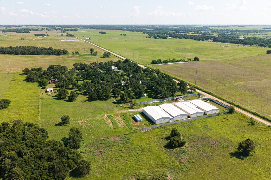 2571 Meridian Ave, Crescent, OK à vendre - Photo du bâtiment - Image 2 de 8