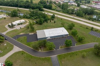 Plus de détails pour 910 Industrial Dr, Mount Pleasant, MI - Industriel à vendre