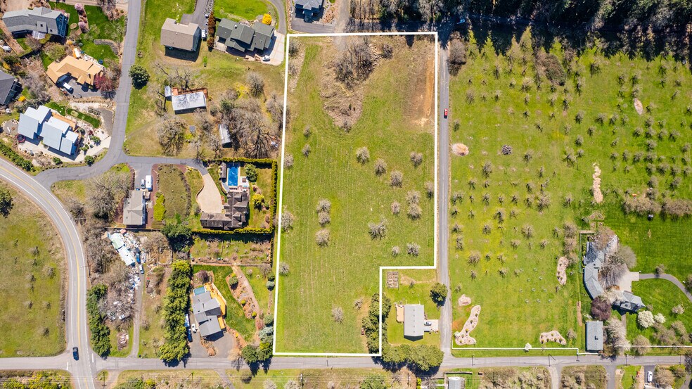 SW Cherry Blossom Lane, White Salmon, WA à vendre - Photo du bâtiment - Image 2 de 11