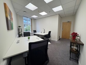 180-186 Kings Cross Rd, Londres à louer Photo intérieure- Image 1 de 2