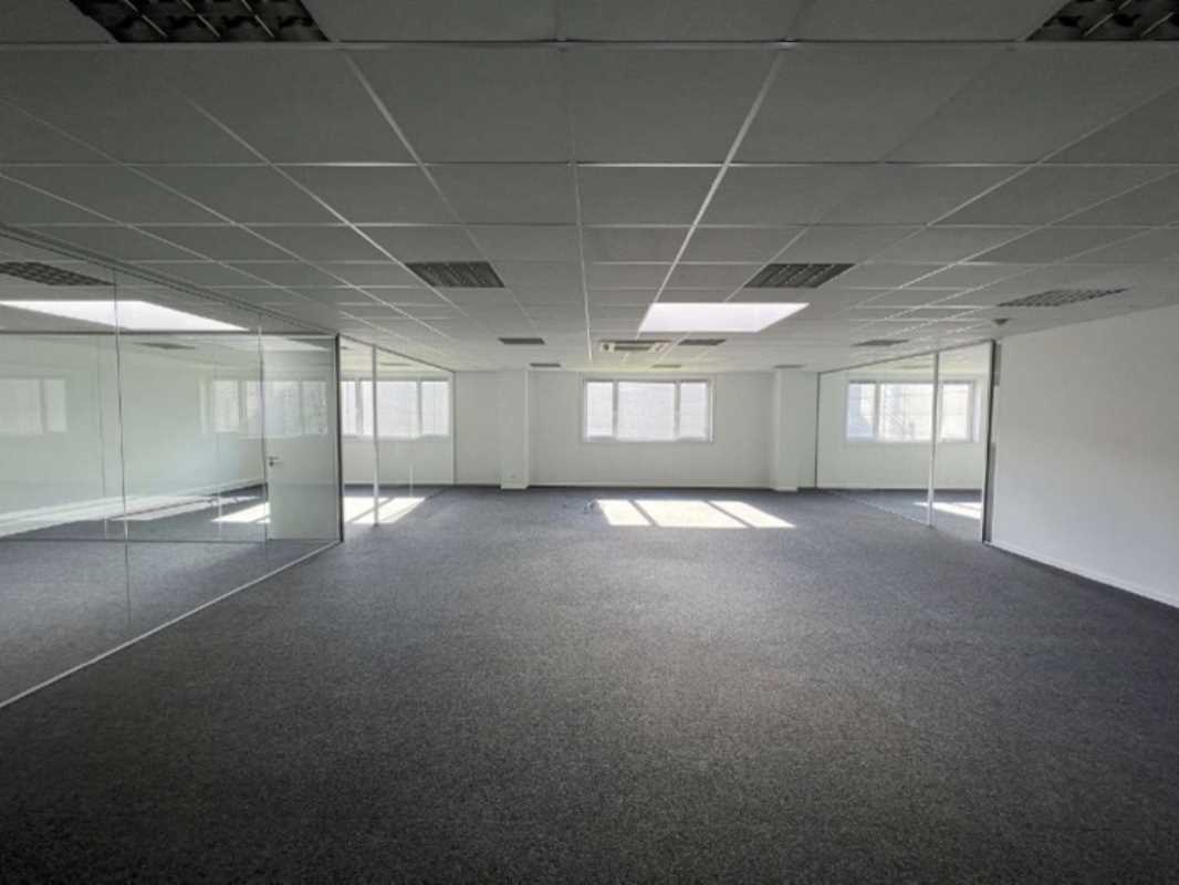 Office in Roncq for lease Interior Photo- Image 1 of 7