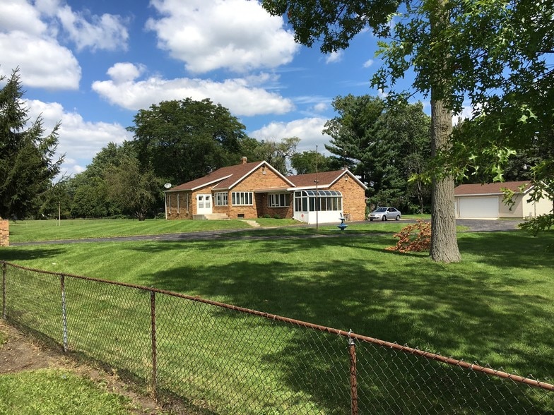 2706 Grape Rd, Mishawaka, IN à vendre - Photo du bâtiment - Image 1 de 4