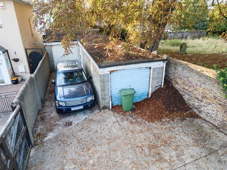 16 Austin Rd, Northfleet à vendre - Photo du bâtiment - Image 3 de 5