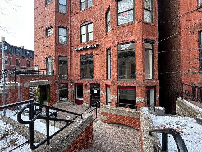 Plus de détails pour 303-305 Newbury St, Boston, MA - Bureau à louer