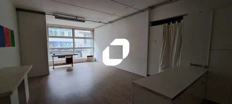 Office in Montreuil for sale - Interior Photo - Image 2 of 4