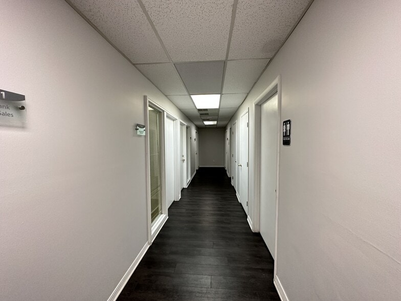 6015 Morrow St E, Jacksonville, FL for lease - Interior Photo - Image 2 of 11