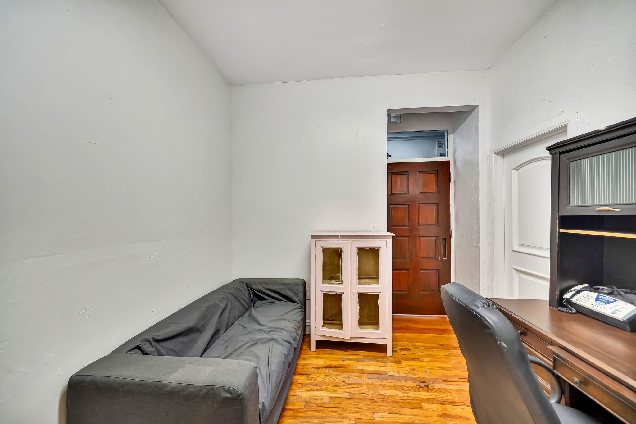 6350-6356 Van Nuys Blvd, Van Nuys, CA for lease Interior Photo- Image 1 of 5