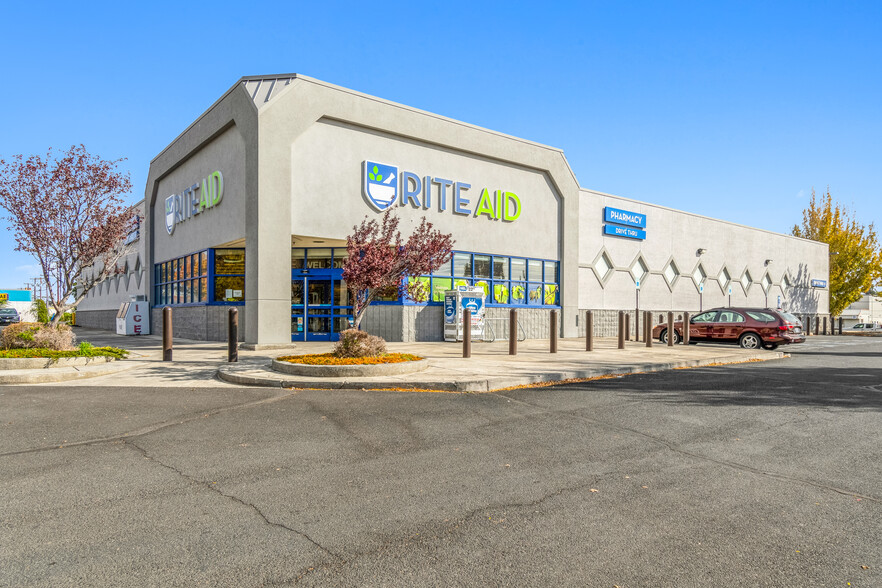 Low Rent Rite Aid Portfolio portfolio of 2 properties for sale on LoopNet.ca - Building Photo - Image 2 of 3