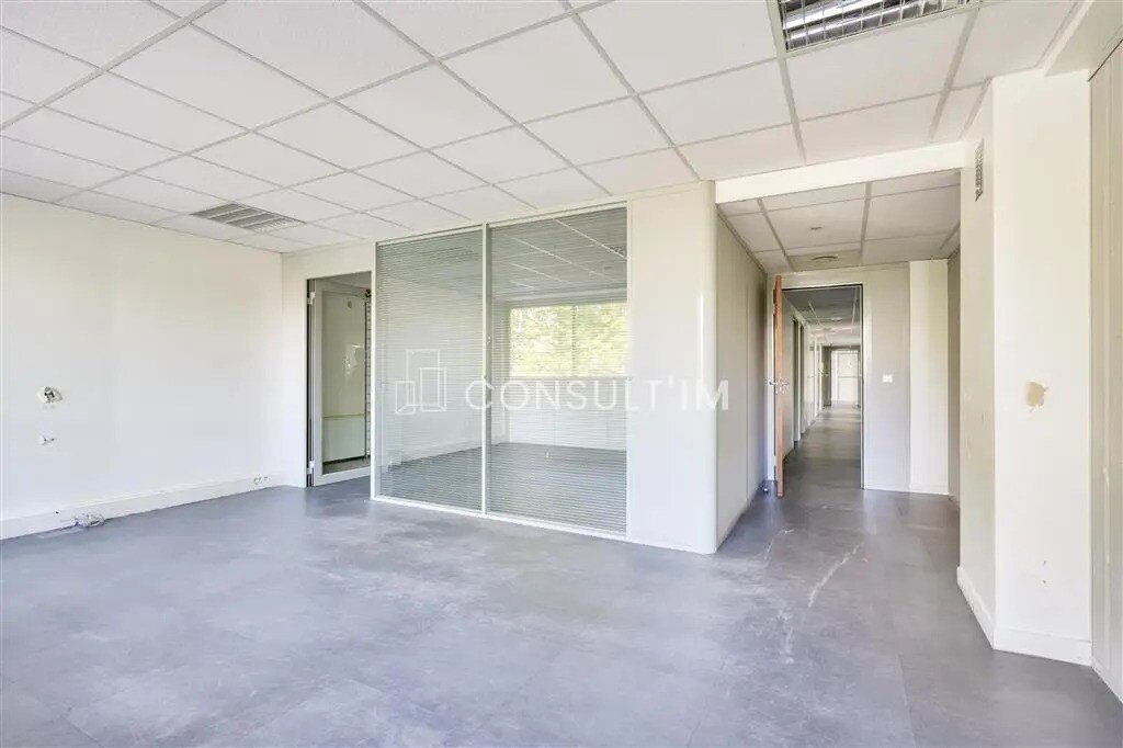 Office in Boulogne-Billancourt for lease Building Photo- Image 1 of 9