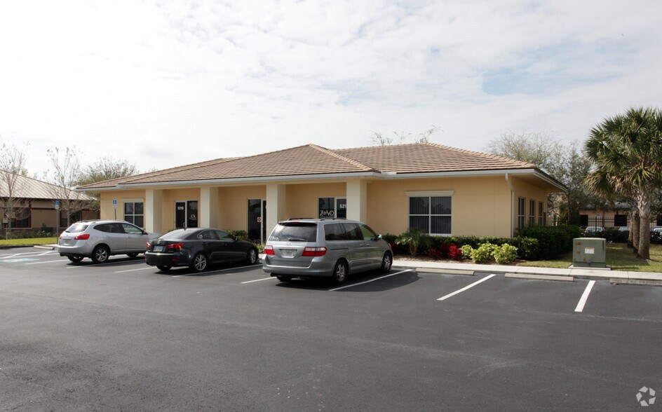 5212-5216 Paylor Ln, Sarasota, FL à louer - Photo principale - Image 1 de 3